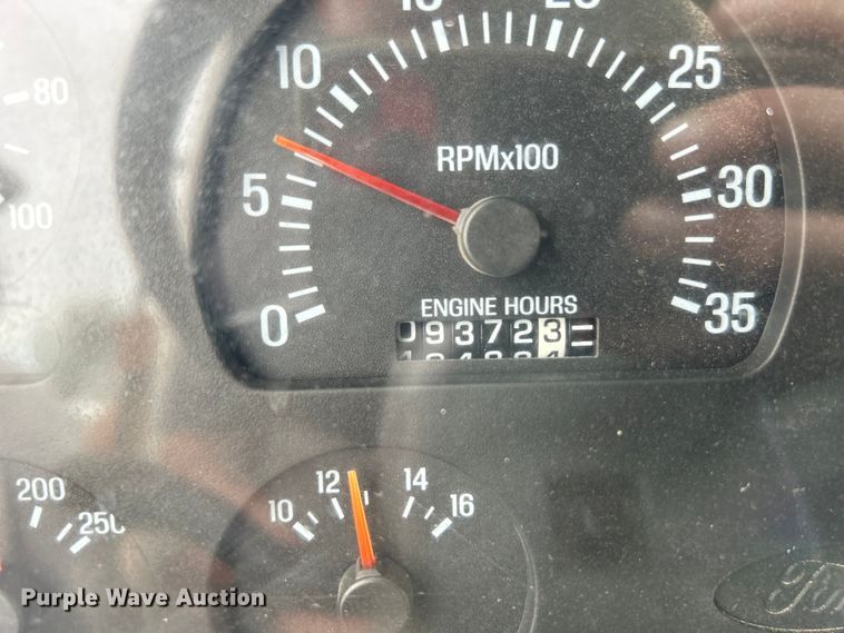 image for item EG1405 1998 Ford LNT8000 water truck