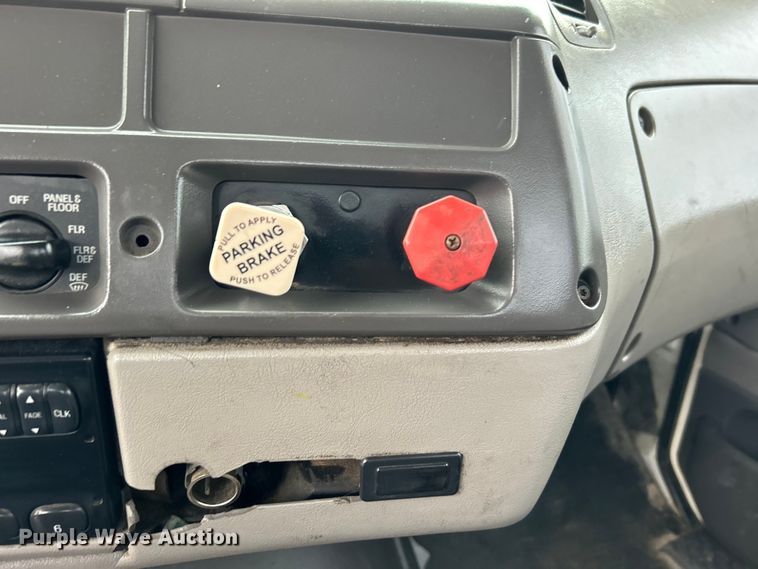 image for item EG1405 1998 Ford LNT8000 water truck