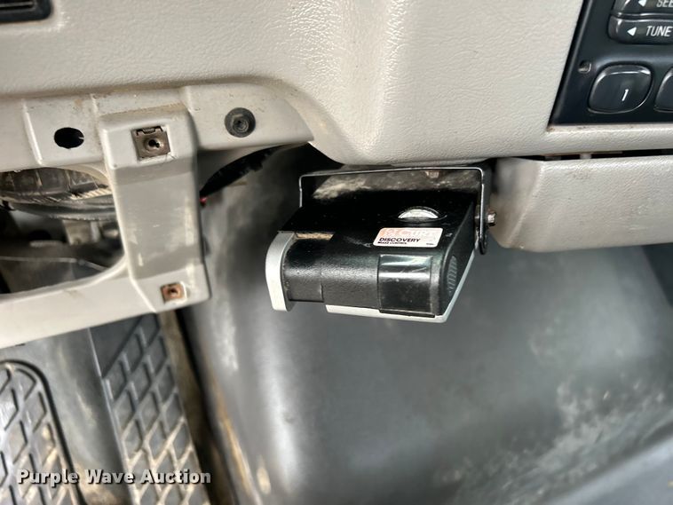 image for item EG1405 1998 Ford LNT8000 water truck