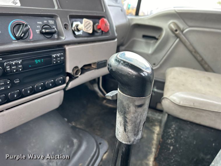 image for item EG1405 1998 Ford LNT8000 water truck