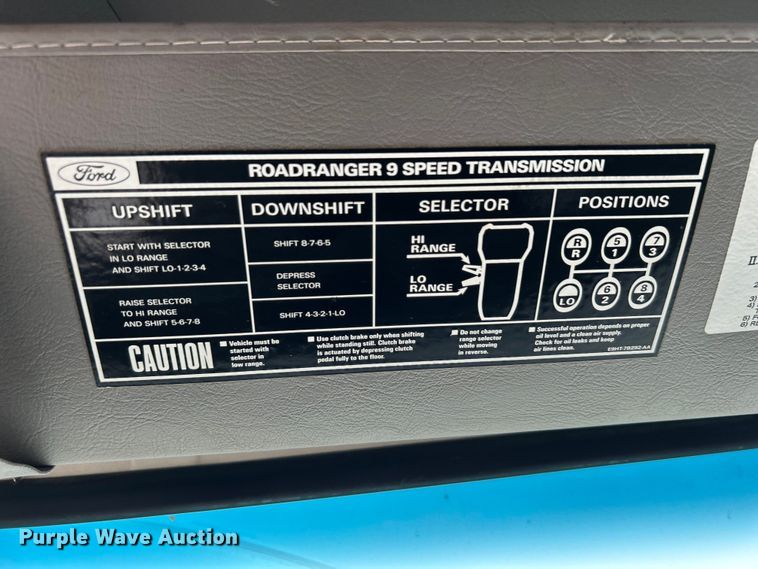 image for item EG1405 1998 Ford LNT8000 water truck