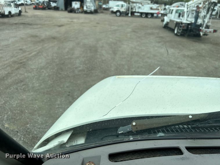 image for item EG1405 1998 Ford LNT8000 water truck