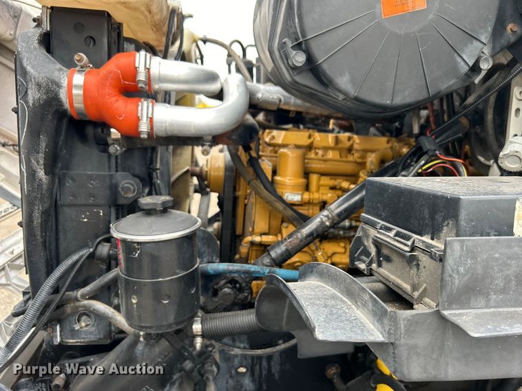 image for item EG1405 1998 Ford LNT8000 water truck