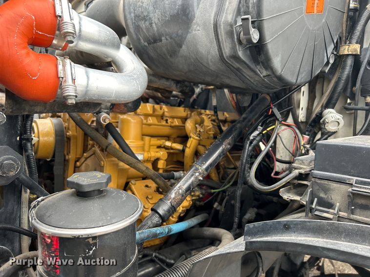 image for item EG1405 1998 Ford LNT8000 water truck