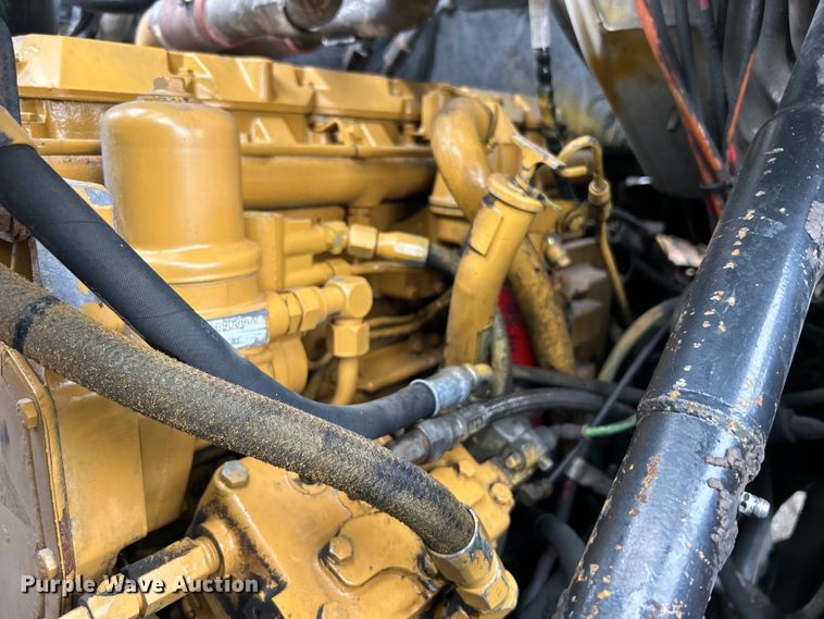 image for item EG1405 1998 Ford LNT8000 water truck