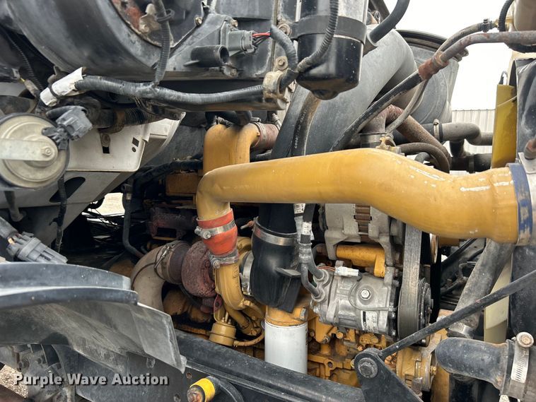 image for item EG1405 1998 Ford LNT8000 water truck