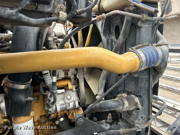 image for item EG1405 1998 Ford LNT8000 water truck