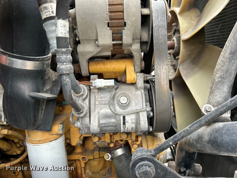 image for item EG1405 1998 Ford LNT8000 water truck