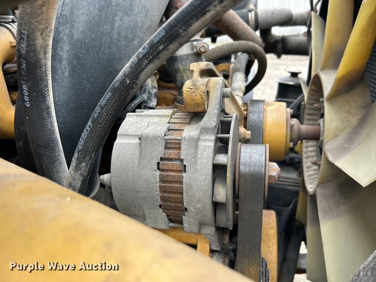 image for item EG1405 1998 Ford LNT8000 water truck