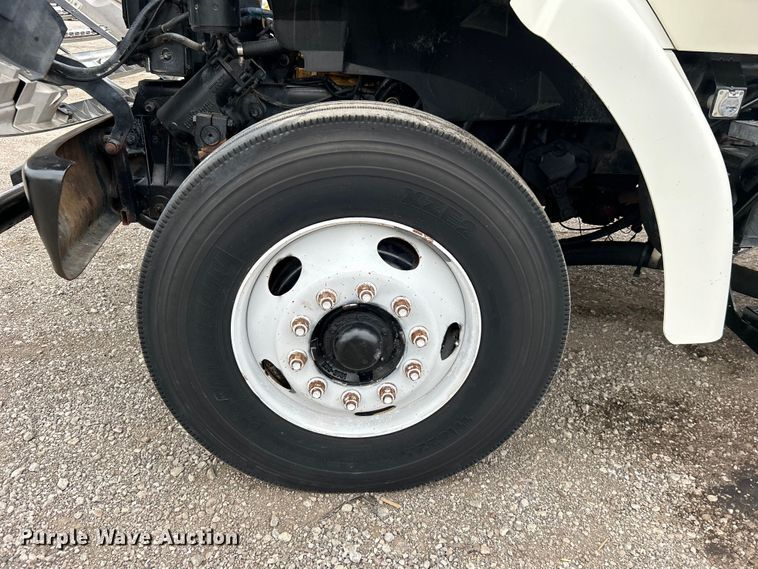 image for item EG1405 1998 Ford LNT8000 water truck