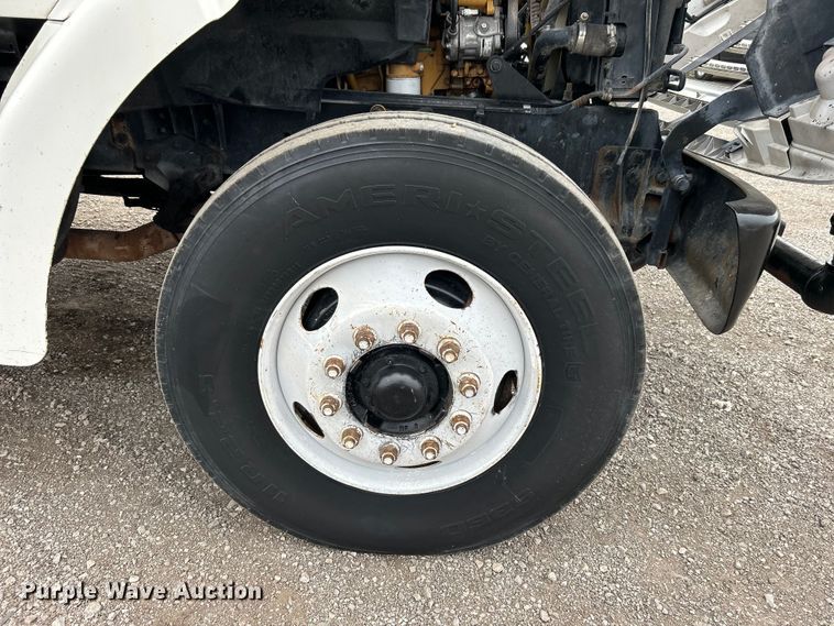 image for item EG1405 1998 Ford LNT8000 water truck