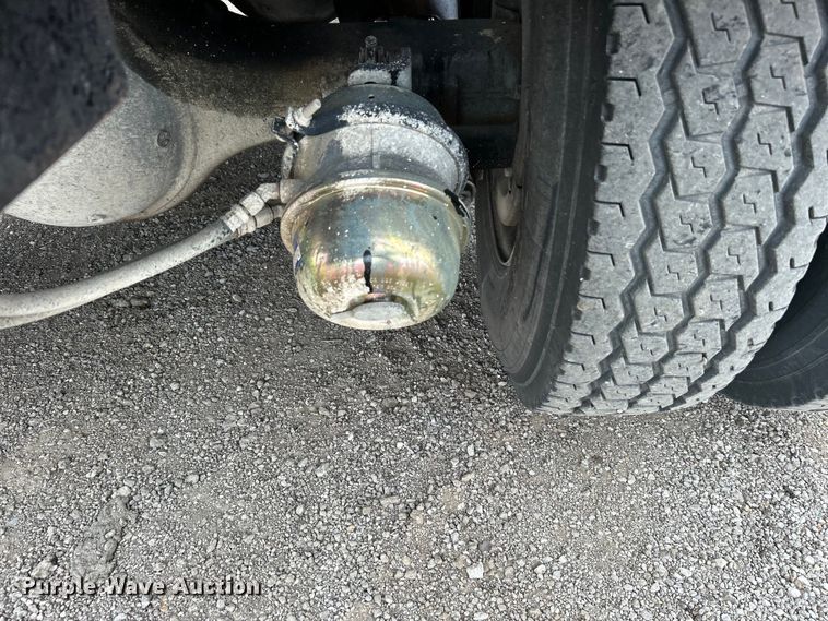 image for item EG1405 1998 Ford LNT8000 water truck