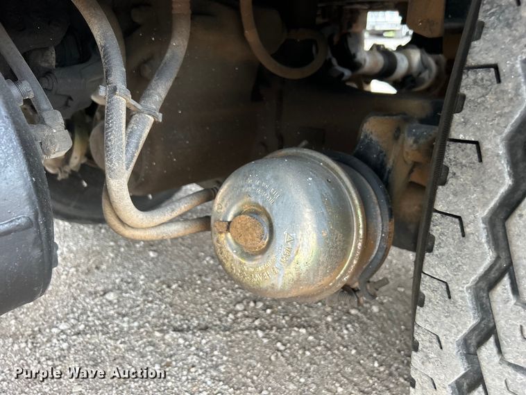 image for item EG1405 1998 Ford LNT8000 water truck