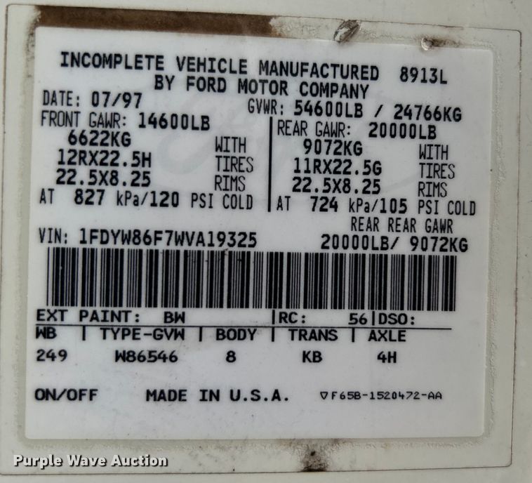 image for item EG1405 1998 Ford LNT8000 water truck