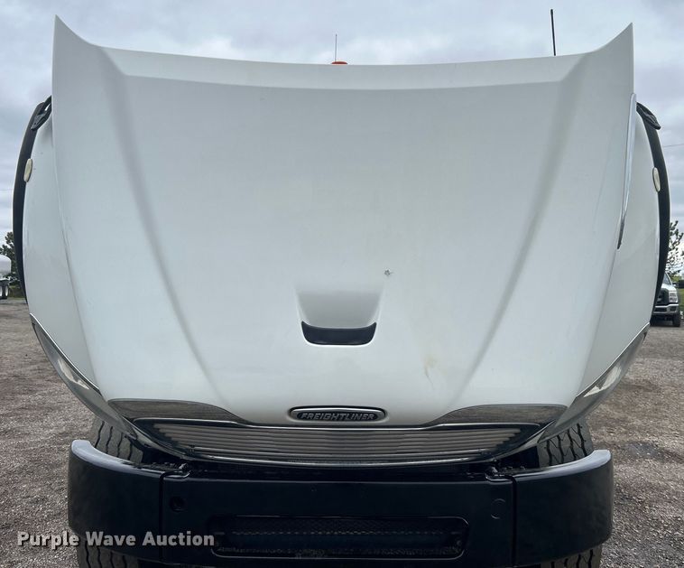 image for item EG1414 2010 Freightliner  Business Class M2 dump truck