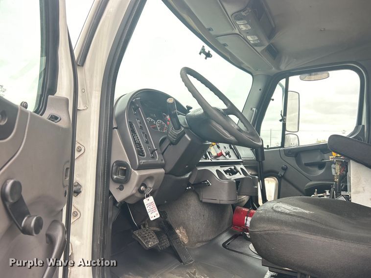 image for item EG1414 2010 Freightliner  Business Class M2 dump truck