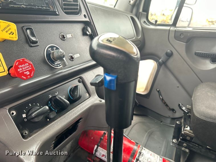 image for item EG1414 2010 Freightliner  Business Class M2 dump truck