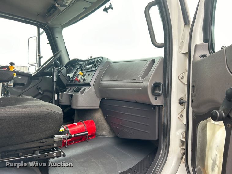 image for item EG1414 2010 Freightliner  Business Class M2 dump truck