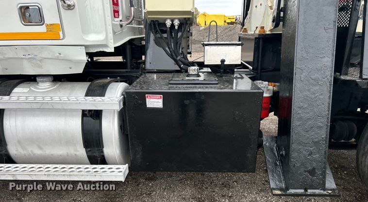 image for item EG1417 2011 Western Star 4900FA crane truck