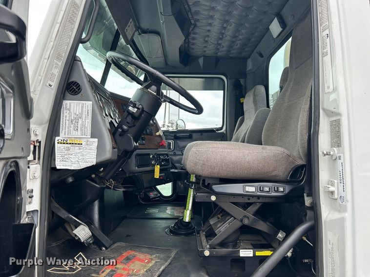 image for item EG1417 2011 Western Star 4900FA crane truck