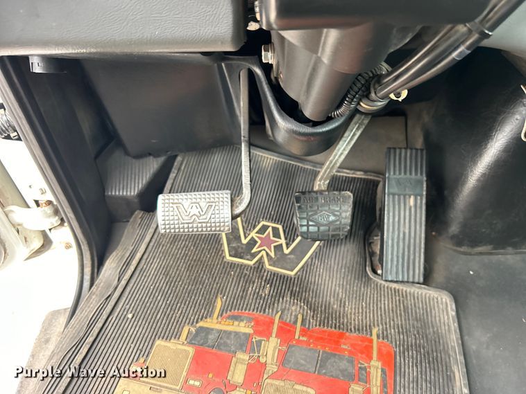 image for item EG1417 2011 Western Star 4900FA crane truck