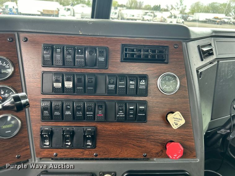 image for item EG1417 2011 Western Star 4900FA crane truck