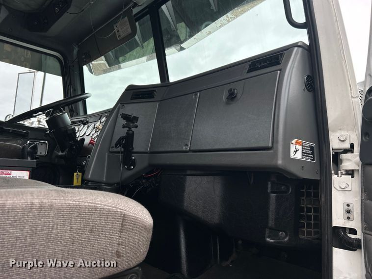 image for item EG1417 2011 Western Star 4900FA crane truck