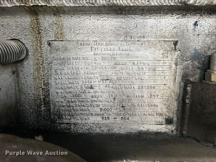 image for item EG1419 2007 Kenworth T800 fuel truck