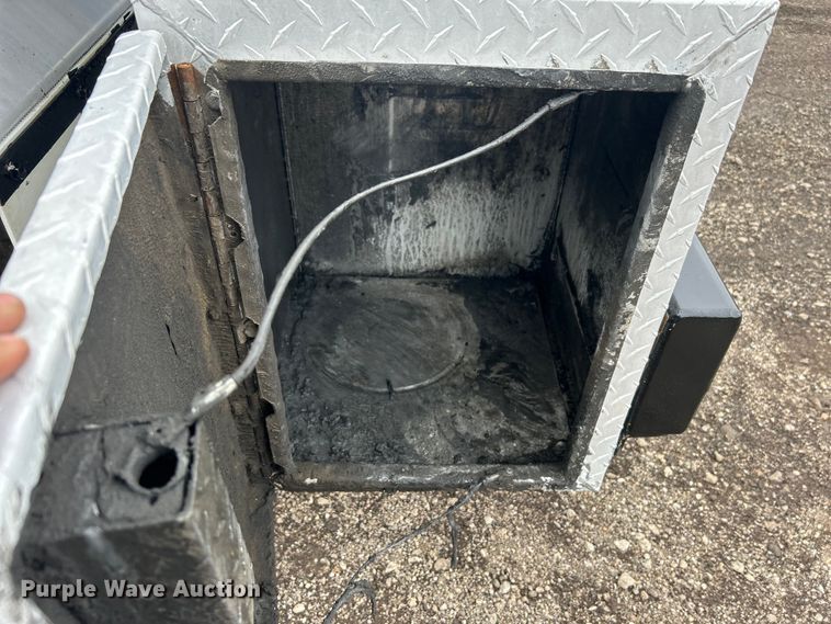 image for item EG1419 2007 Kenworth T800 fuel truck