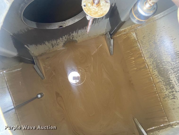 image for item EG1419 2007 Kenworth T800 fuel truck