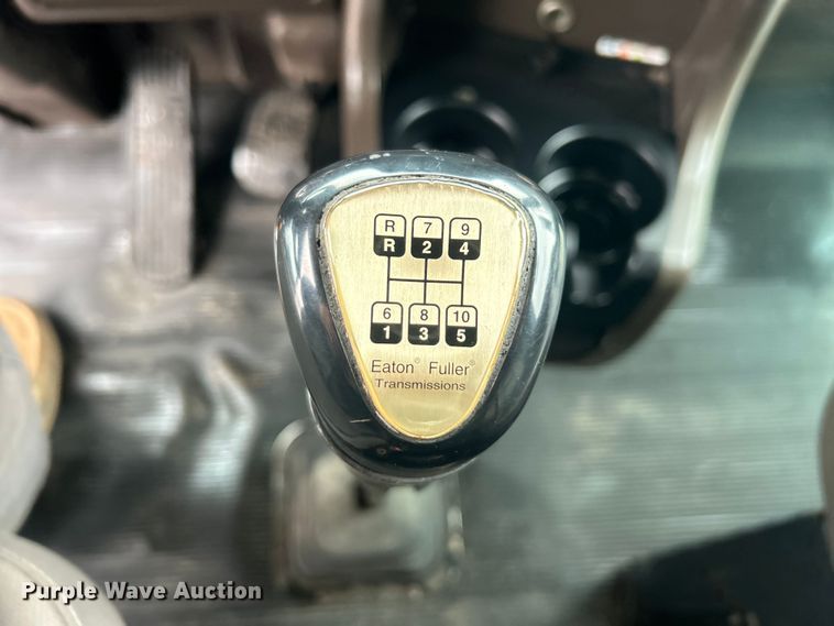 image for item EG1419 2007 Kenworth T800 fuel truck