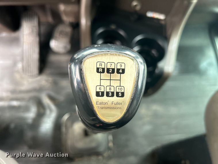 image for item EG1419 2007 Kenworth T800 fuel truck