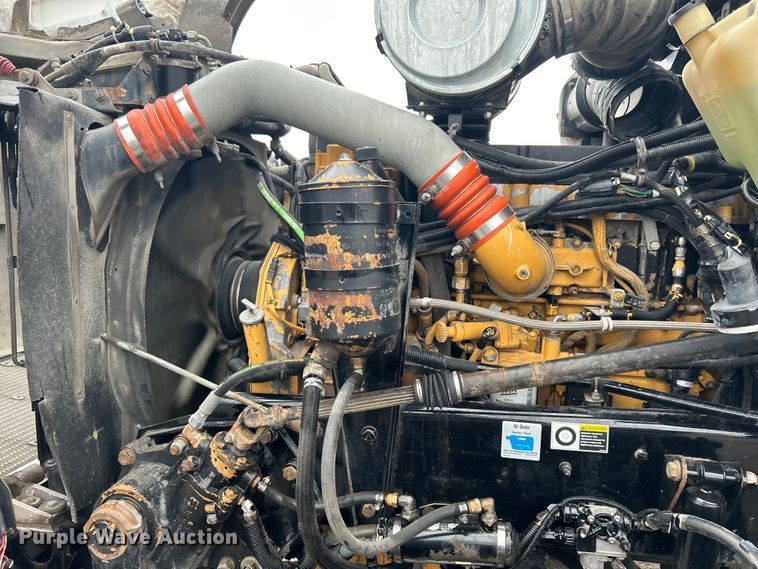 image for item EG1419 2007 Kenworth T800 fuel truck