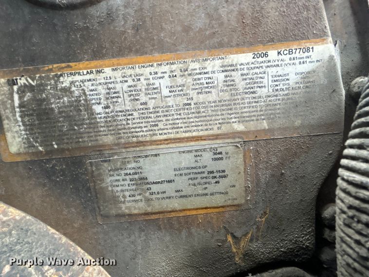 image for item EG1419 2007 Kenworth T800 fuel truck