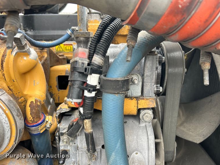 image for item EG1419 2007 Kenworth T800 fuel truck