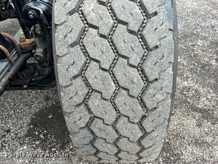 image for item EG1419 2007 Kenworth T800 fuel truck