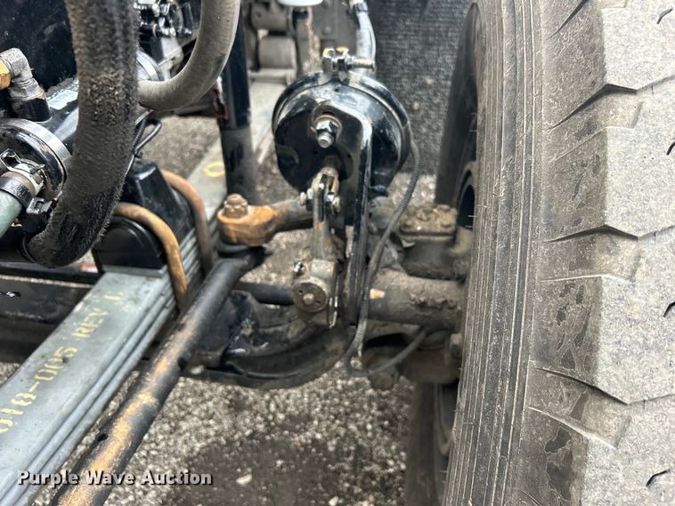 image for item EG1419 2007 Kenworth T800 fuel truck