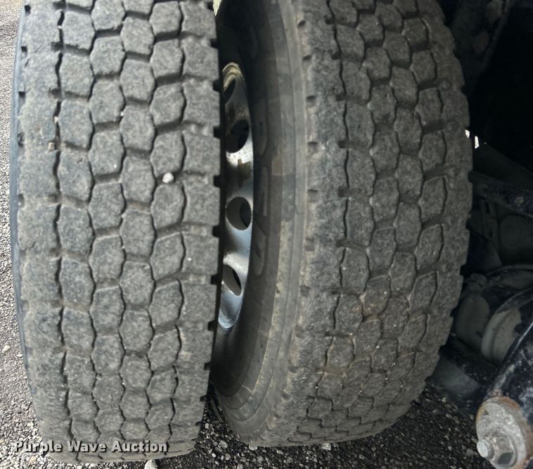 image for item EG1419 2007 Kenworth T800 fuel truck