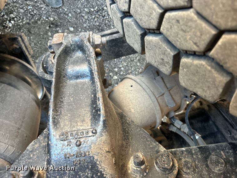 image for item EG1422 2004 Freightliner  fuel truck