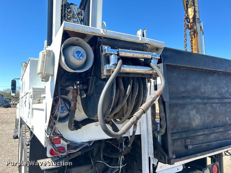 image for item EG1427 2010 International  7400 SBA utility / service truck