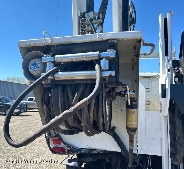 image for item EG1427 2010 International  7400 SBA utility / service truck