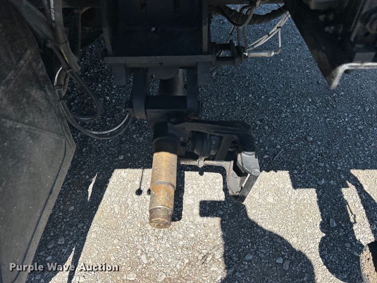 image for item EG1427 2010 International  7400 SBA utility / service truck