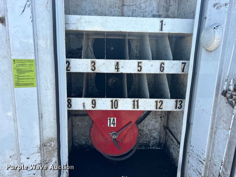 image for item EG1427 2010 International  7400 SBA utility / service truck