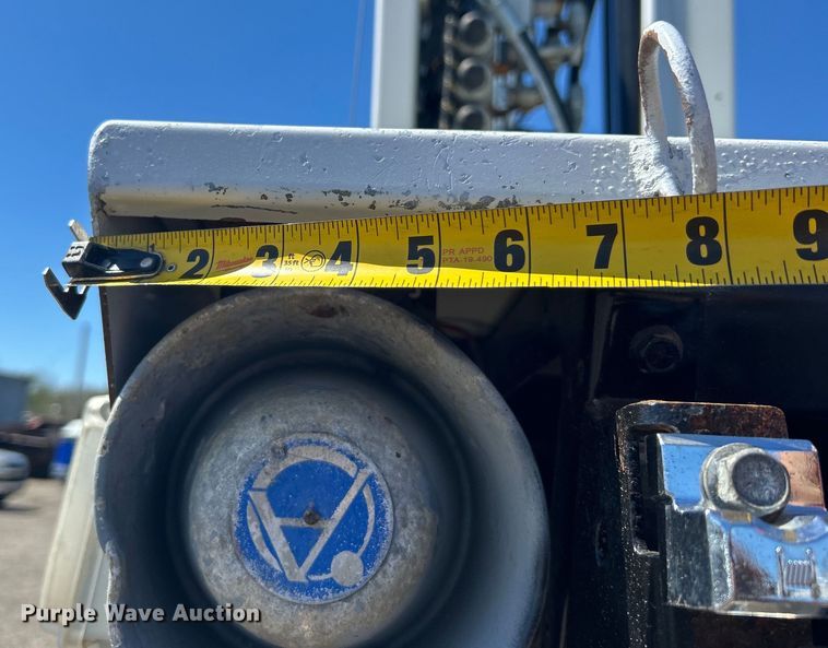 image for item EG1427 2010 International  7400 SBA utility / service truck