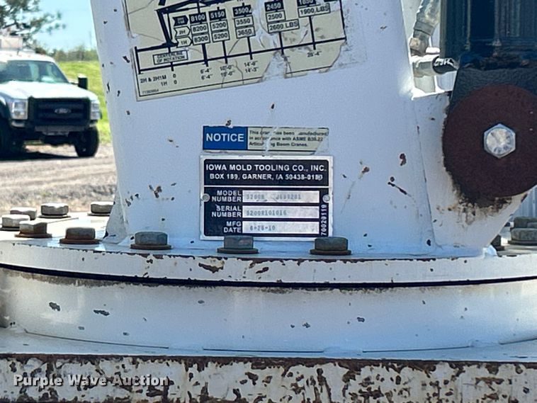 image for item EG1427 2010 International  7400 SBA utility / service truck