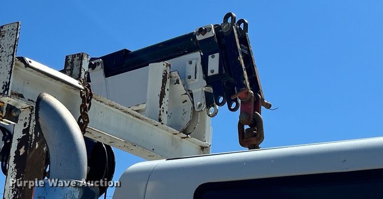 image for item EG1427 2010 International  7400 SBA utility / service truck