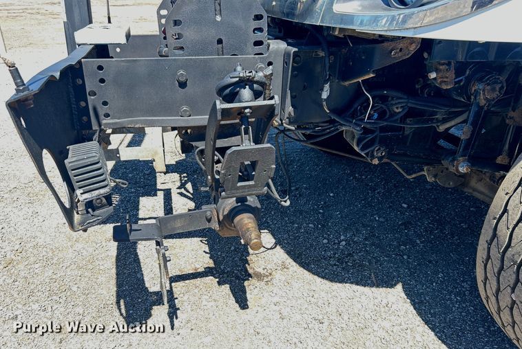 image for item EG1427 2010 International  7400 SBA utility / service truck