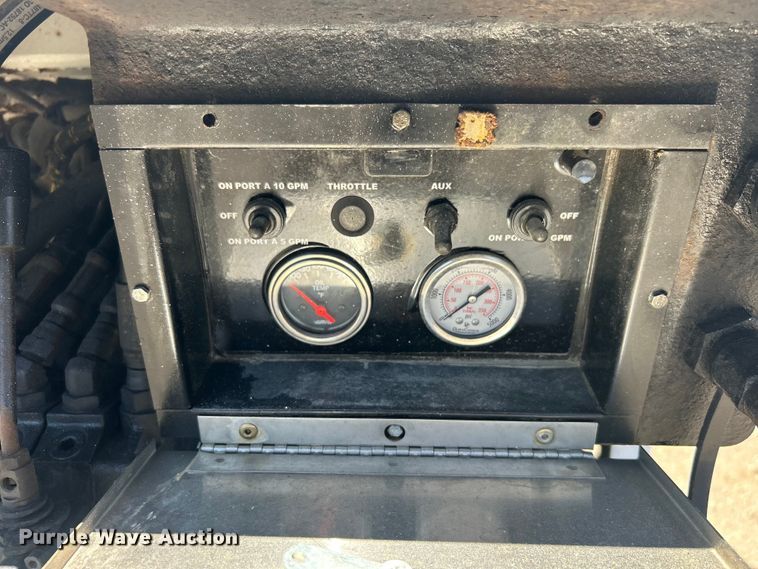 image for item EG1427 2010 International  7400 SBA utility / service truck