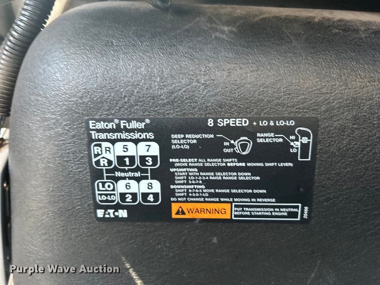 image for item EG1427 2010 International  7400 SBA utility / service truck