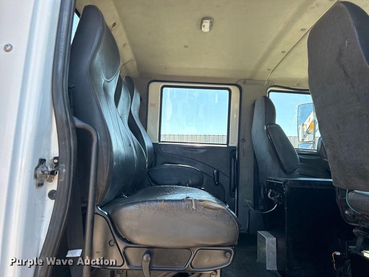 image for item EG1427 2010 International  7400 SBA utility / service truck